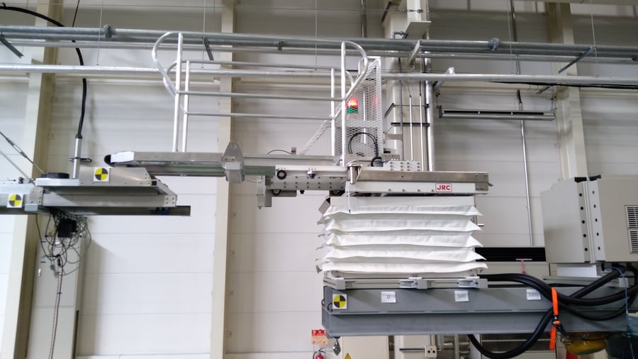 セミアクティブ動揺補正型ギャングウェイ04