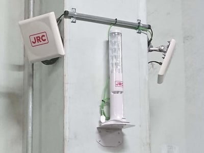 工場内に設置した2方向のRFIDアンテナで 製品の移動方向を検出。